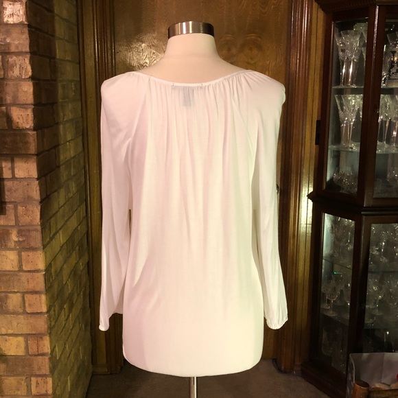 Pretty White Knit Top - Picture 4 of 8